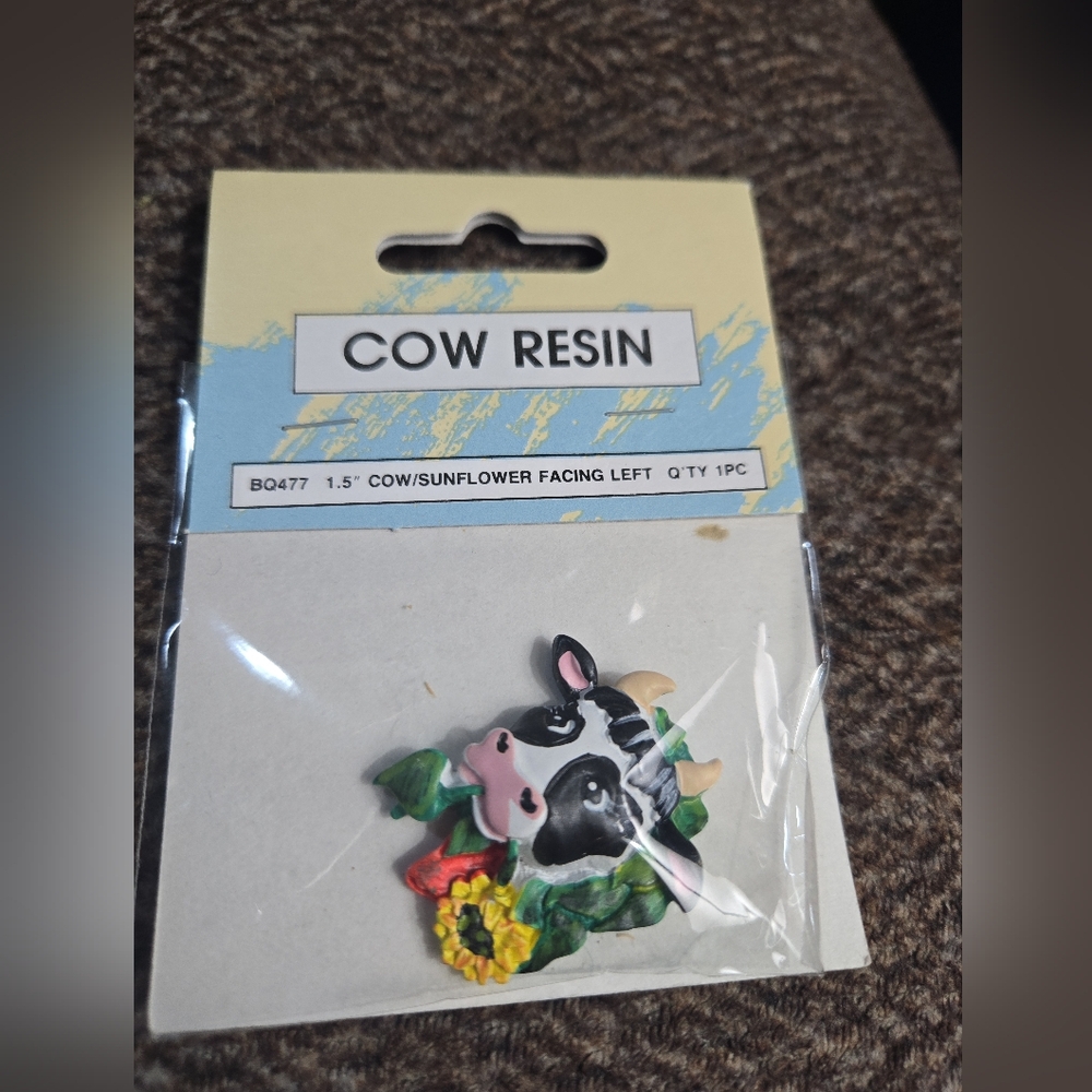 🐄🌻 Mini Cow & Sunflower Resin Charm – Farmcore / Cottagecore Craft Supply